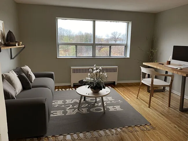1712 Main Street West Hamilton — Photo 2