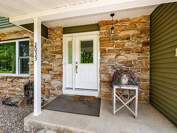 2nd image of 2033 Kimberly Rd