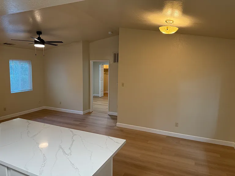 1010 Figueroa St #2 — Photo 5