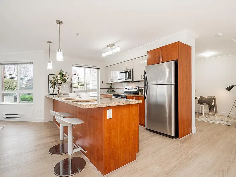 14960 102a Ave #215 — Photo 5