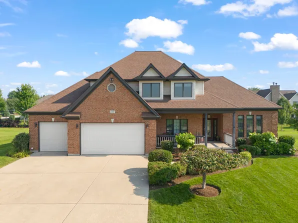 607 Emanuel Ln, Sycamore, IL 60178