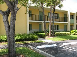 507 Meadows Cir, Boynton Beach, FL 33436