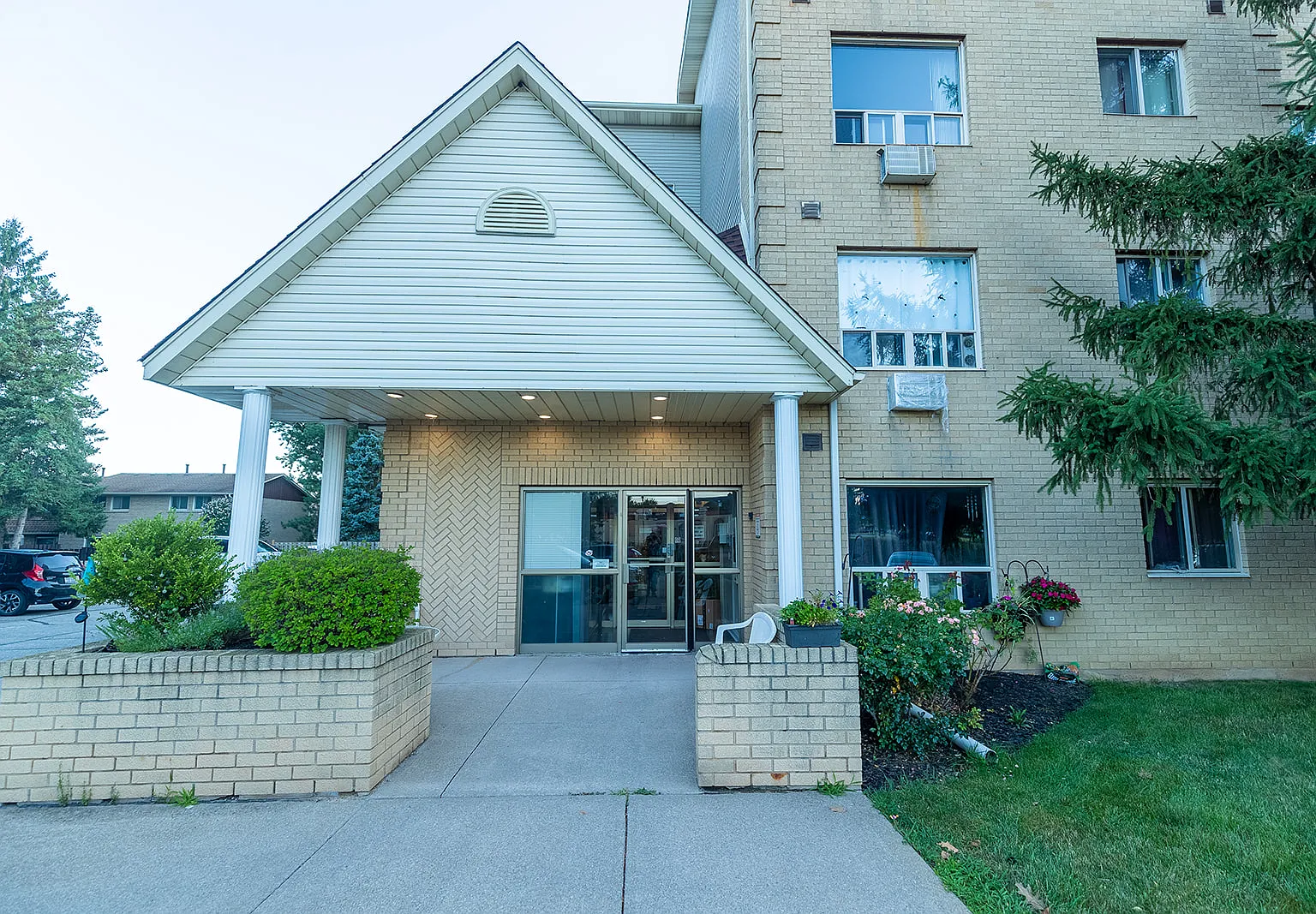 575 Lake Street — Photo 1