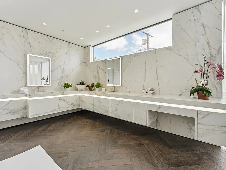 213 S La Peer Dr — Photo 44