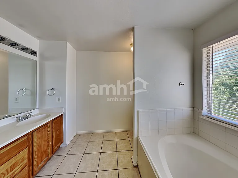 3933 Evergreen Ct — Photo 14