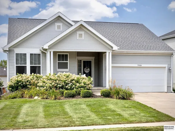 7906 N 152nd St, Bennington, NE 68007