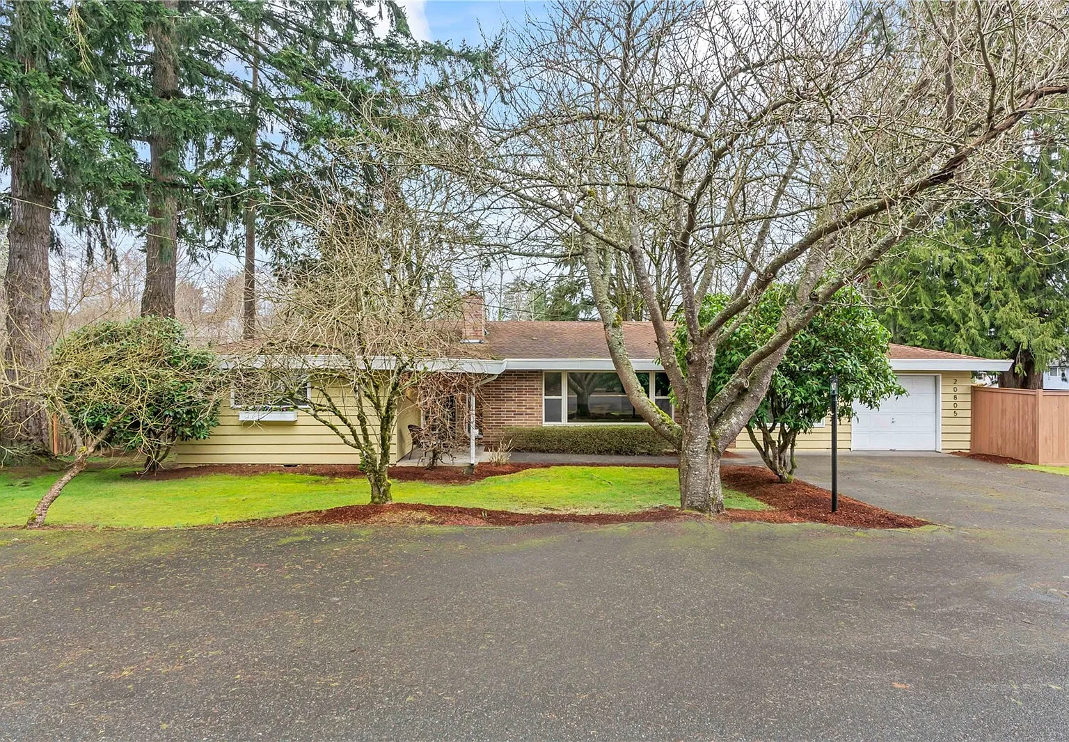 4 bed, 1.5 bath, 1680 sqft, $3,500 — Photo 1