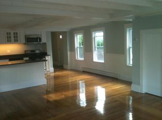 10 Bourne St, Bristol, RI 02809