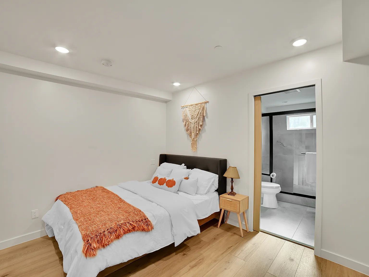 1 bed, 450 sqft, $2,950 — Photo 4