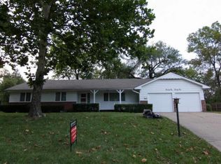 2121 SW Crest Dr, Topeka, KS 66614