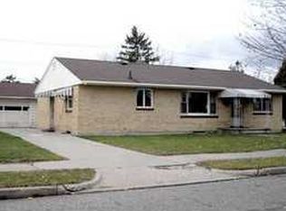 933 N 20th St, Escanaba, MI 49829