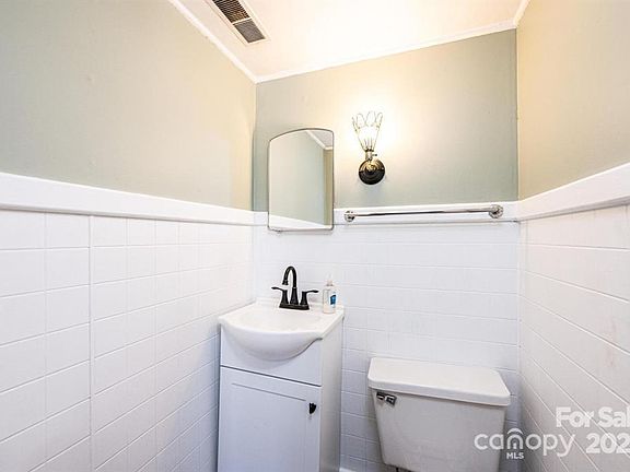 4th image of 255 Wildwood Rd