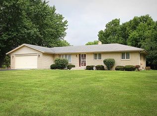 6888 Paddock Ln, Rockford, IL 61114