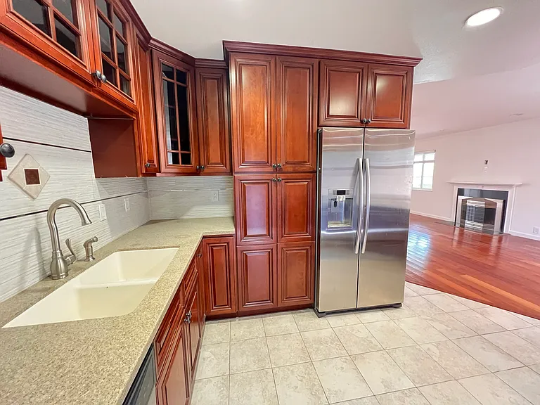 3192 Maddux Dr — Photo 6