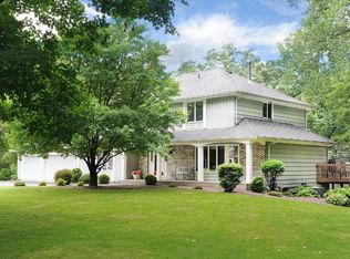 669 Laura Ct, Mendota Heights, MN 55118