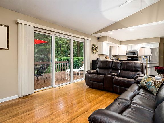 2nd image of 13718 Briarwood Ln
