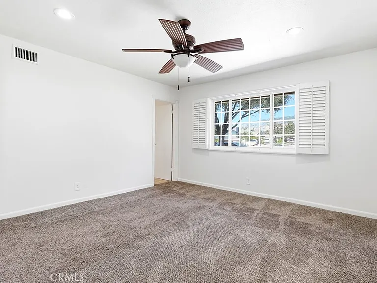 524 E Ghent St — Photo 19