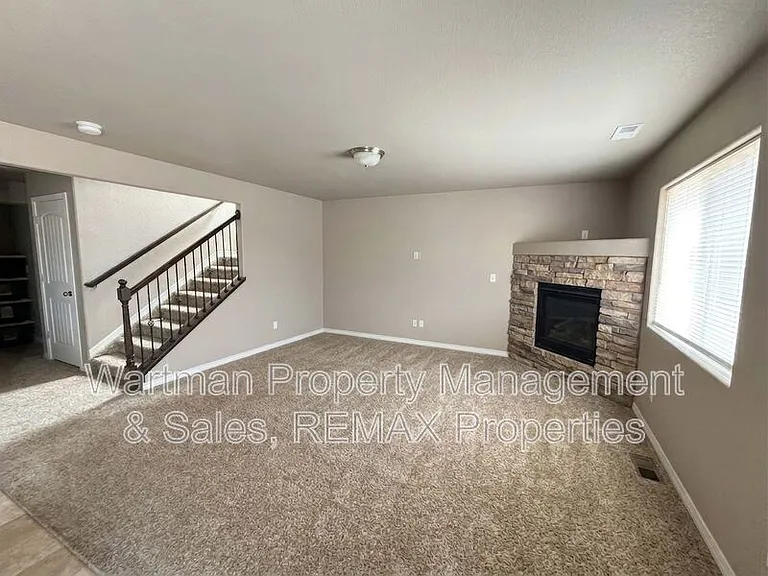 8394 Prairie Brush Ct — Photo 2