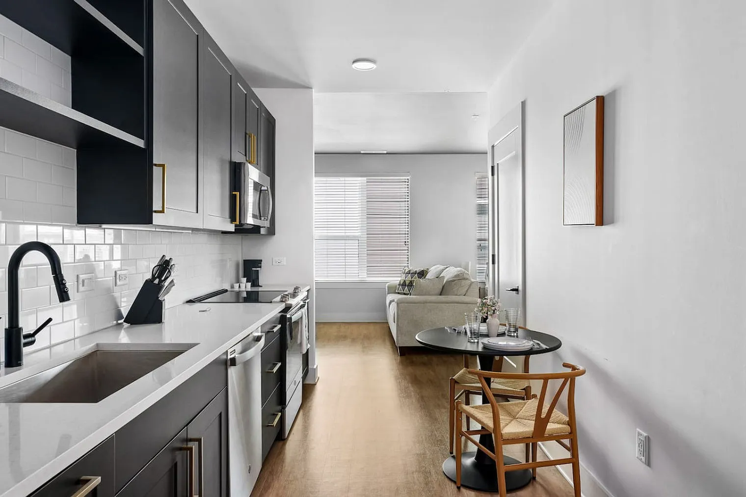 Studio, 1.0 bath, 602 sqft, $3,106 — Photo 3