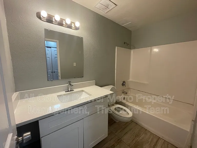 1590 Clinton St #6 — Photo 11