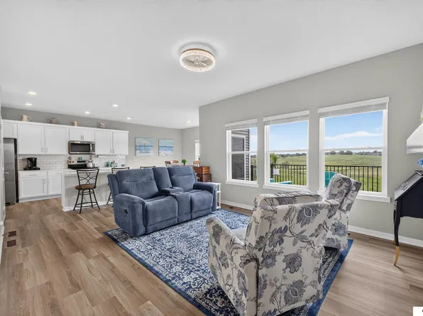 17675 Rose Lane Rd, Omaha, NE 68136