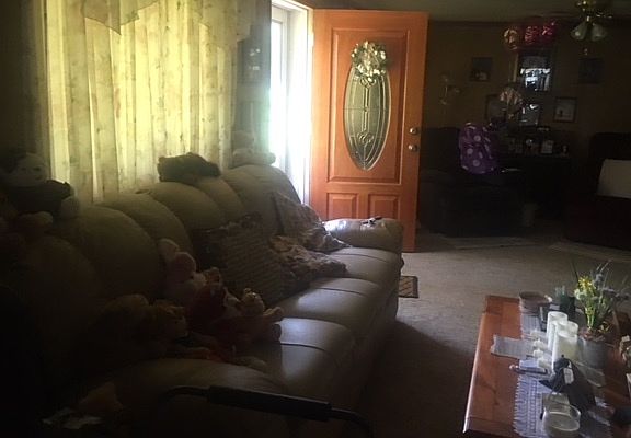 3rd image of 317 SW Shady Ln