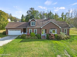 20 Pleasant View Dr, Cheshire, MA 01225