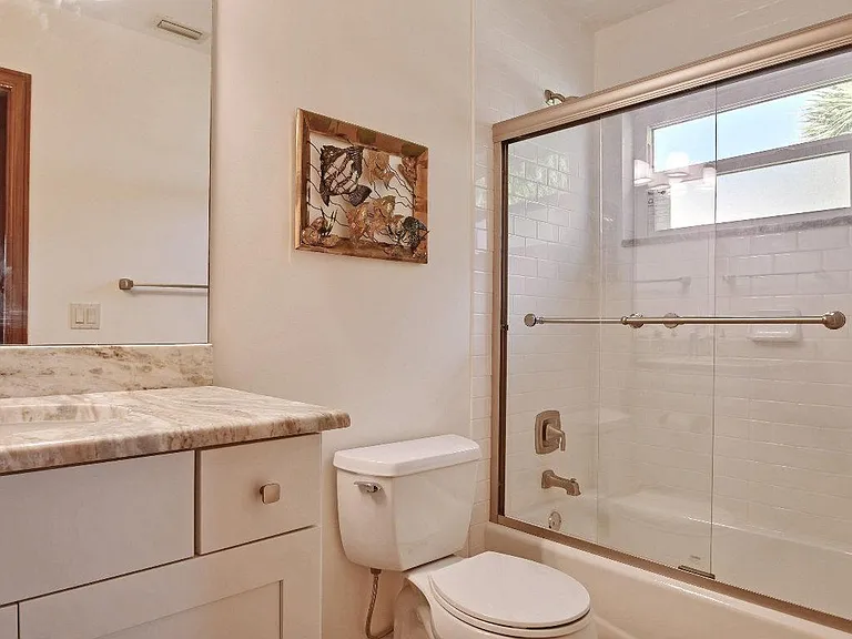 907 Ocean Pl — Photo 12