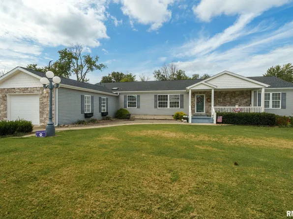 1217 S Holland St, Harrisburg, IL 62946