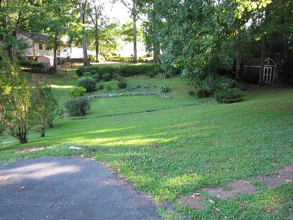 2nd image of 118 Sussex Pl