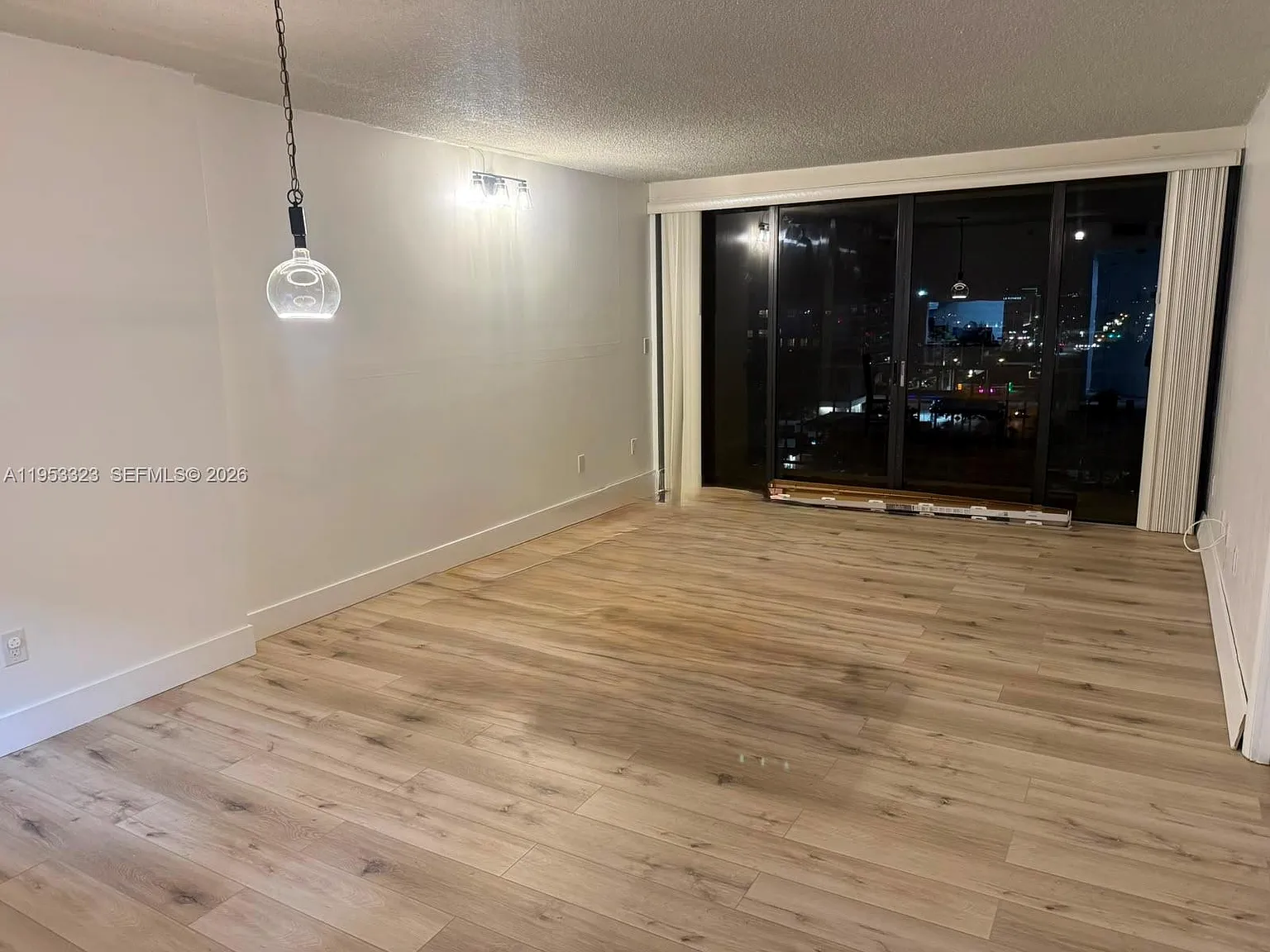 Greenwich Ph I Condo — Photo 3
