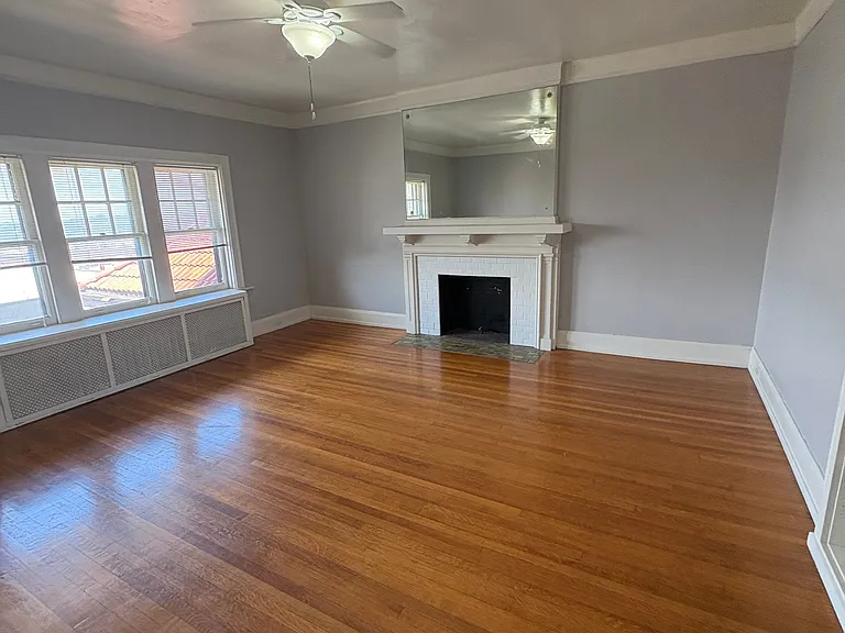 3871 Farnam St #9 — Photo 3