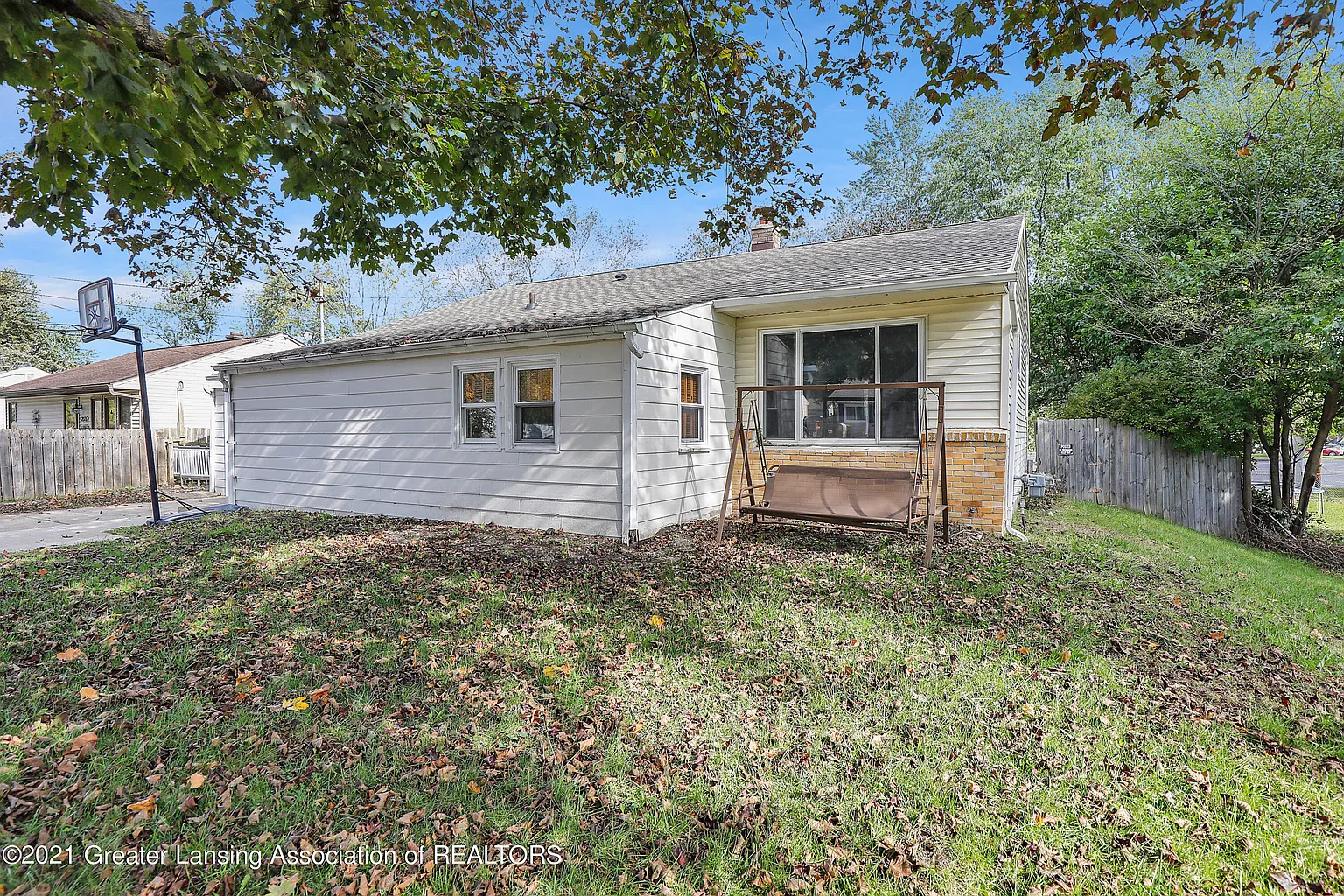 2020 Burton Ave photo 1