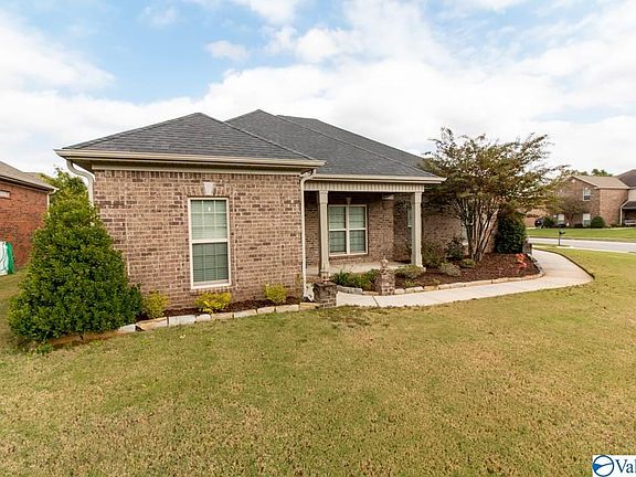 3rd image of 7521 Parktrace Ln SE