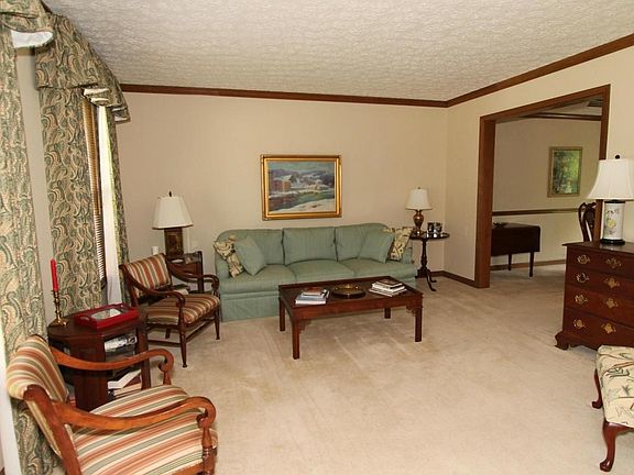 4th image of 3971 Maidstone Dr