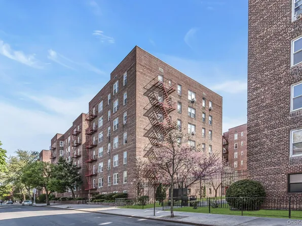 3325 90th Street #6C, Jackson Heights, NY 11101