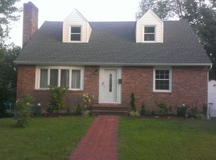 10 Patsy Pl, Great Neck, NY 11023