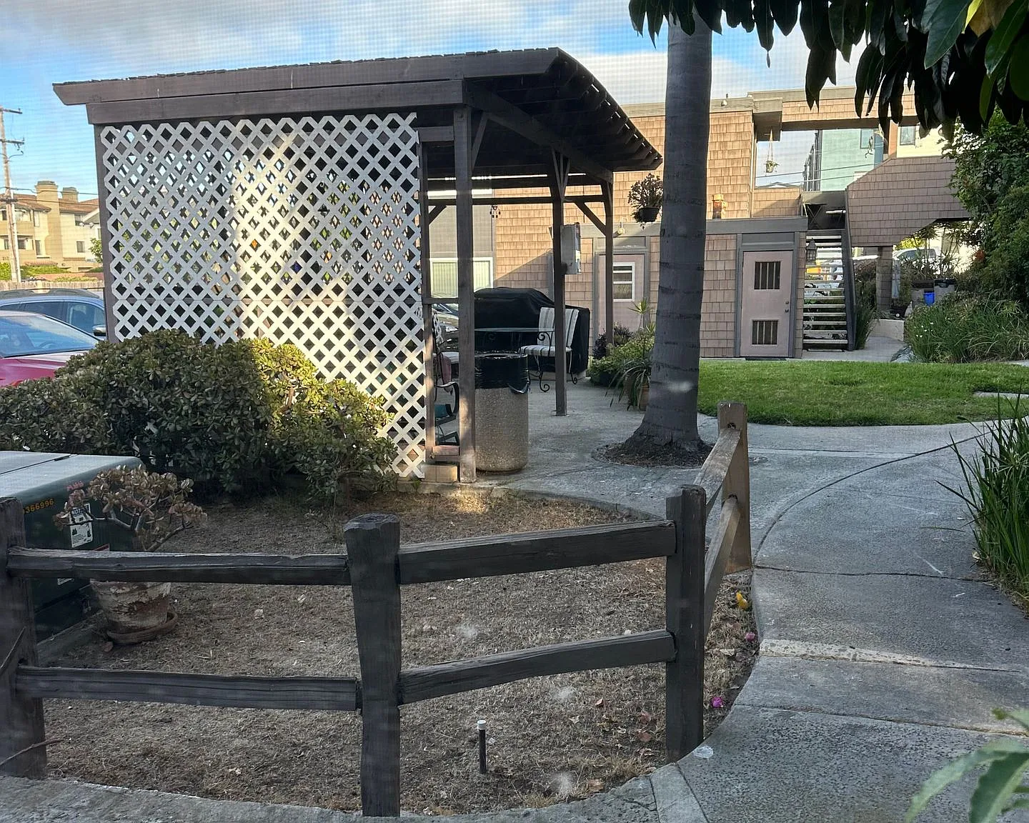 Sea Chase (Acacia Avenue) — Photo 4