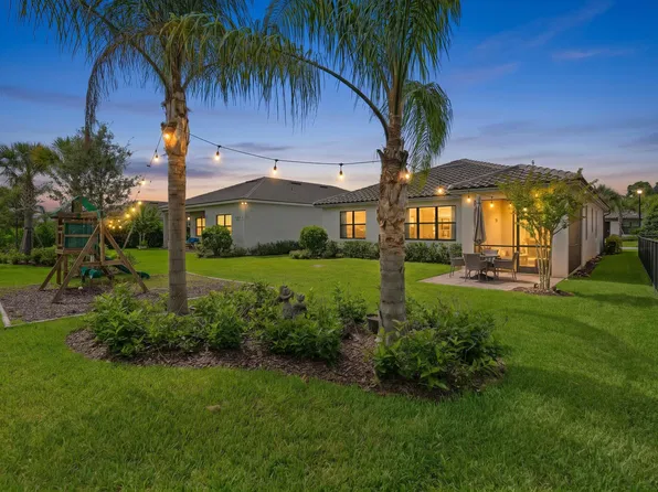 535 SE VILLANDRY Way, Port St Lucie, FL 34984