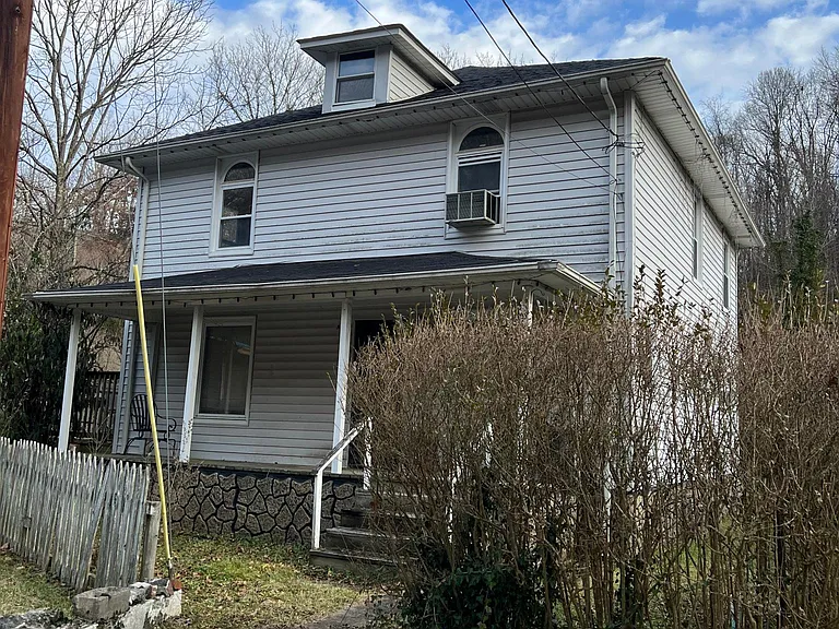 328 Jones St — Photo 2