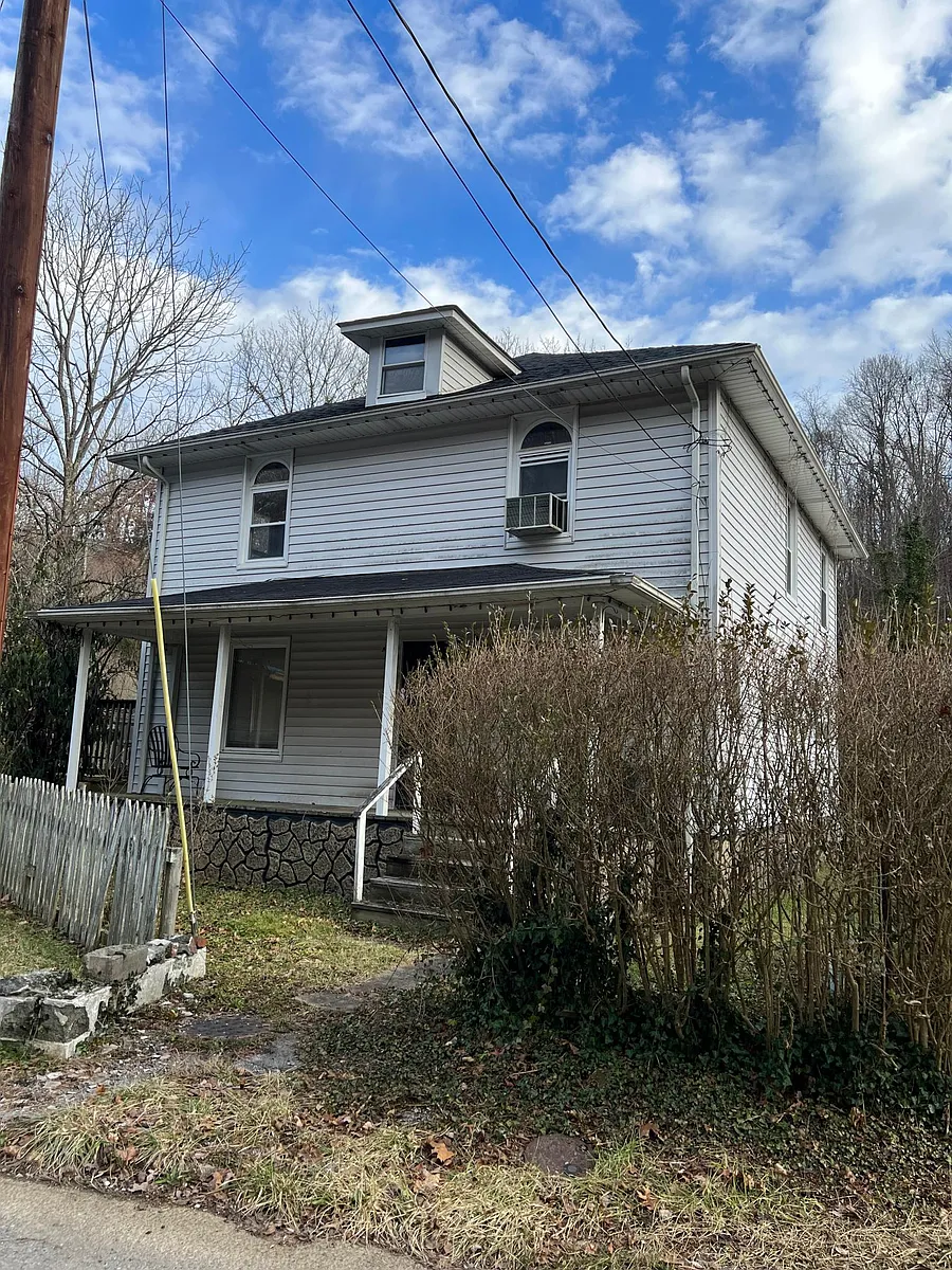 Building Photo - 328 Jones St