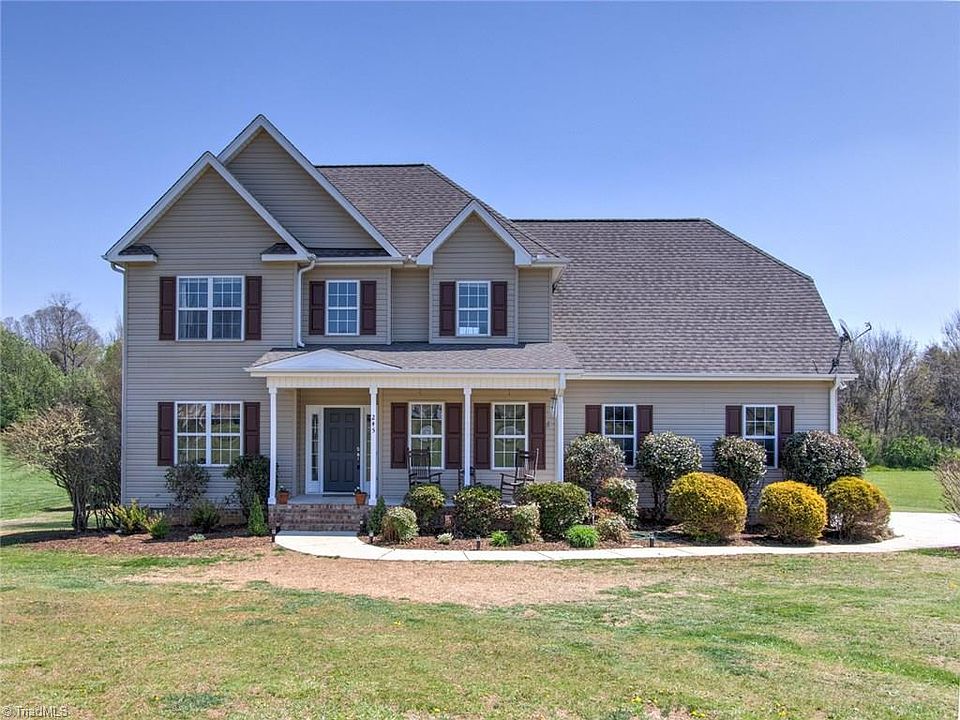 1st image of 245 Lakewalk Dr