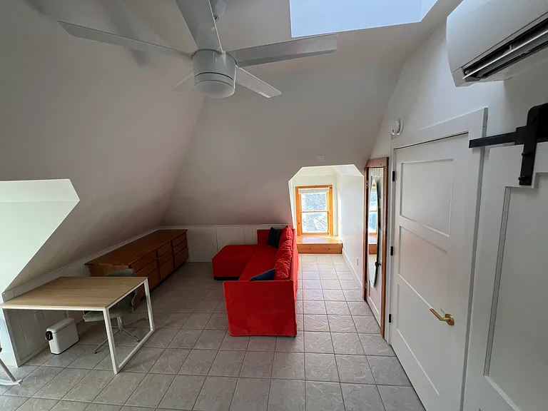 39 Burling St #B — Photo 23
