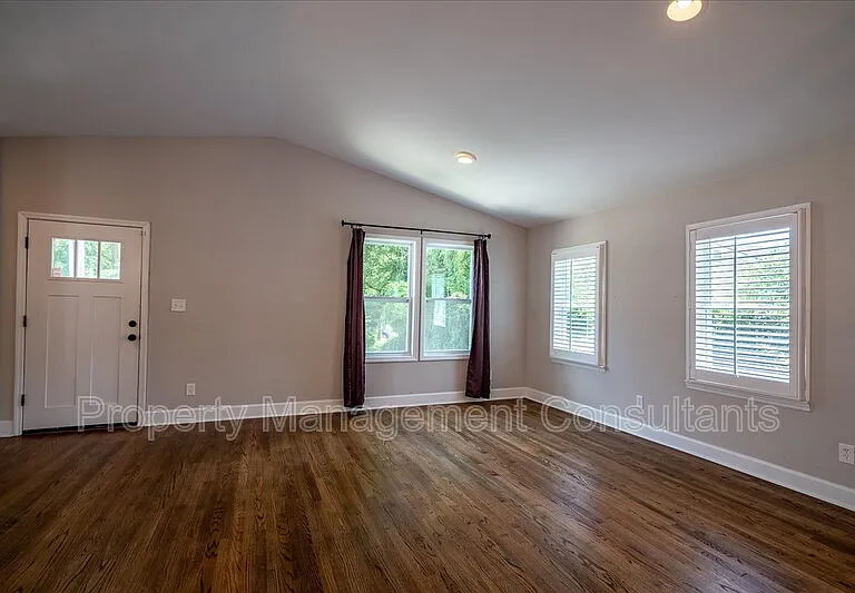 805 Rison Ave NE — Photo 11