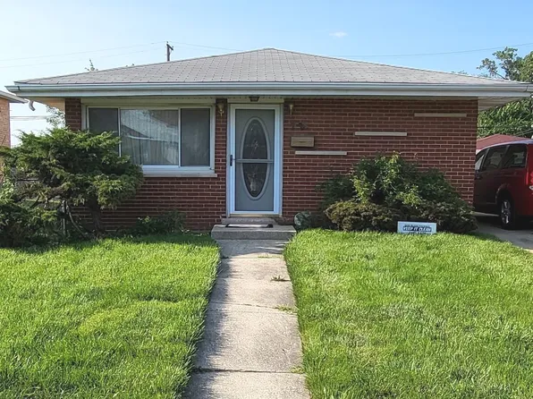 728 E 153rd St, Phoenix, IL 60426