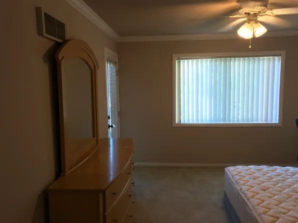 7405 Charmant Dr, San Diego, CA 92122