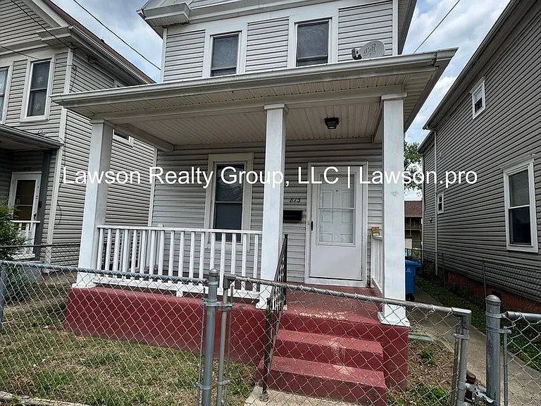 813 Gilmer Ave NW — Photo 3
