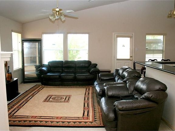 Spacious living area for entertaining