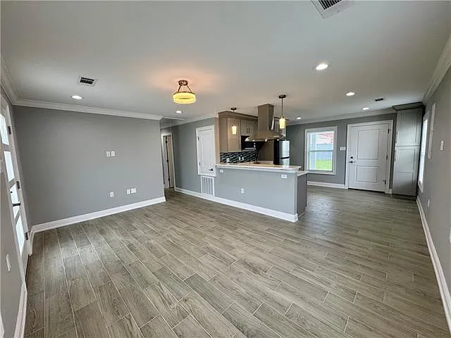 113 Jeanne Dr — Photo 2