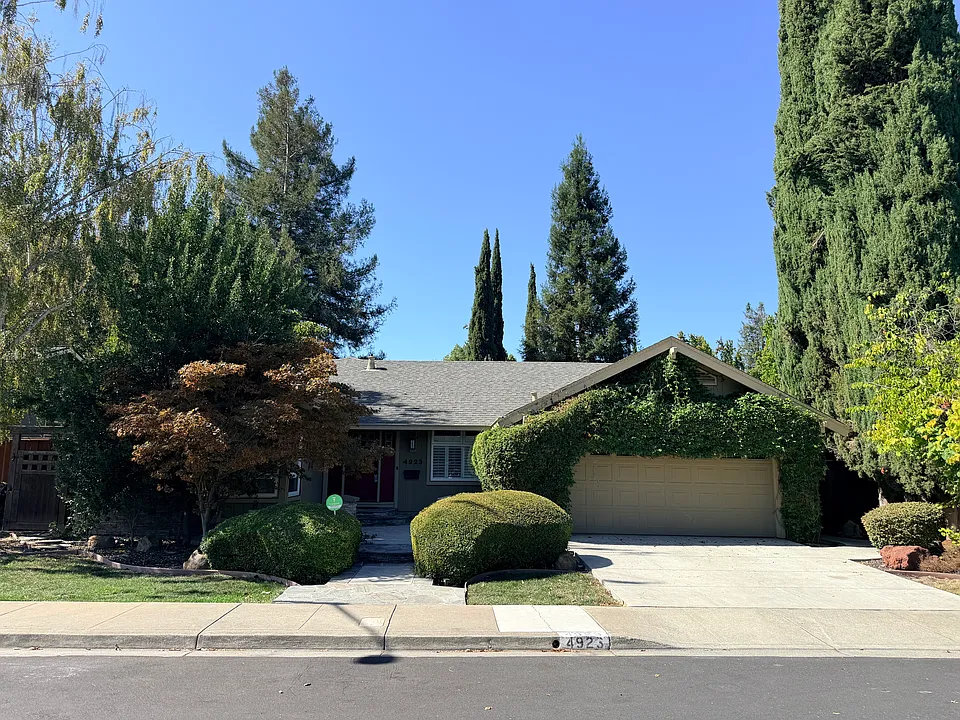 4923 Blackbird Way